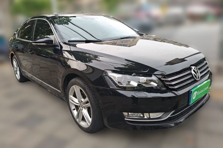Used Volkswagen Passat 2013 1.8TSI DSG Ultimate Edition Front Right 45 Deg