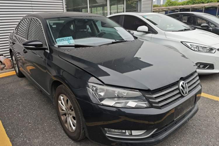 Used Volkswagen Passat 2013 1.8TSI DSG Prestige Edition Front Right 45 Deg
