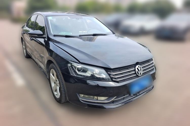 Used Volkswagen Passat 2013 1.8TSI DSG Ultimate Edition Front Right 45 Deg