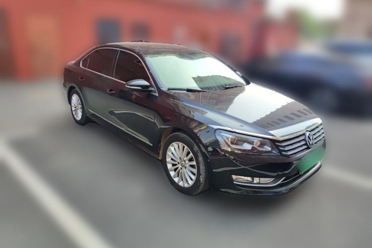 Used Volkswagen Passat 2013 2.0 TSI DSG Ultimate Edition Front Right 45 Deg