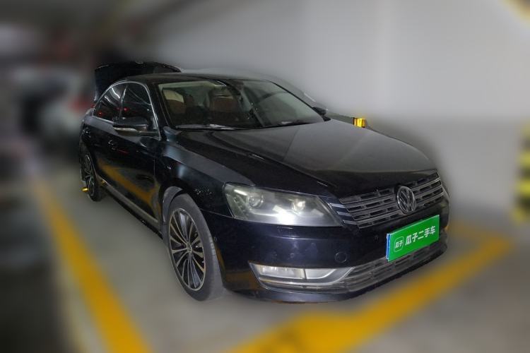 Used Volkswagen Passat 2013 3.0L V6 DSG Flagship Edition Front Right 45 Deg