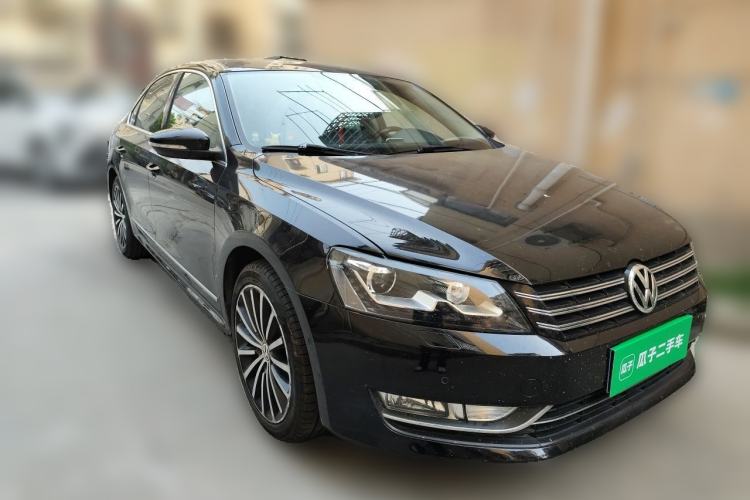 Used Volkswagen Passat 2013 1.8TSI DSG Ultimate Edition Front Right 45 Deg