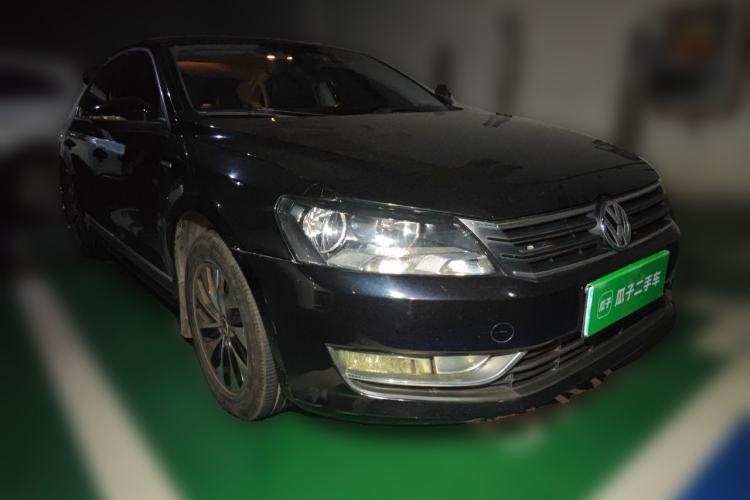 Used Volkswagen Passat 2013 1.4 TSI DSG BlueMotion Edition Front Right 45 Deg