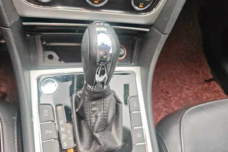 Used Volkswagen Passat 2013 2.0 TSI DSG Prestige Edition Gear Lever