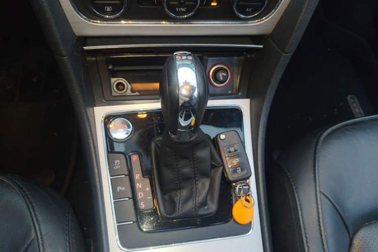 Used Volkswagen Passat 2013 2.0 TSI DSG Prestige Edition Gear Lever