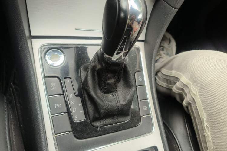 Used Volkswagen Passat 2013 1.8TSI DSG Ultimate Edition Gear Lever