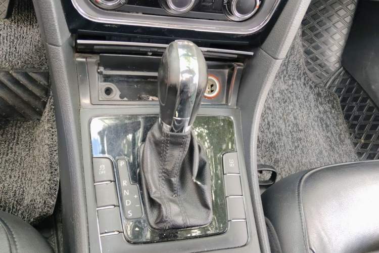 Used Volkswagen Passat 2013 1.8TSI DSG Government Procurement Edition Gear Lever