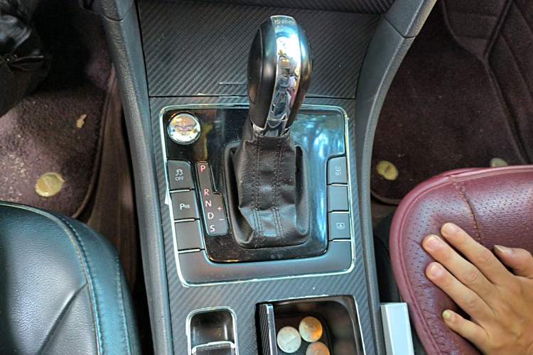 Used Volkswagen Passat 2013 1.8TSI DSG Prestige Edition Gear Lever