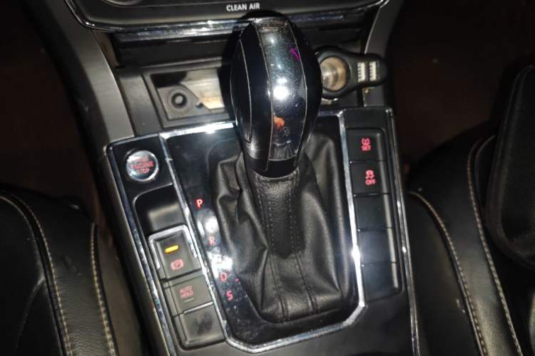 Used Volkswagen Passat 2013 1.8TSI DSG Government Procurement Edition Gear Lever
