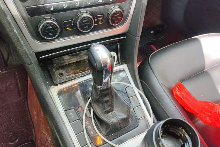 Used Volkswagen Passat 2013 1.8TSI DSG Prestige Edition Gear Lever
