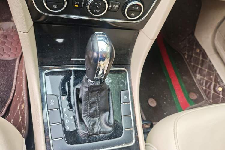 Used Volkswagen Passat 2013 1.8TSI DSG Prestige Edition Gear Lever