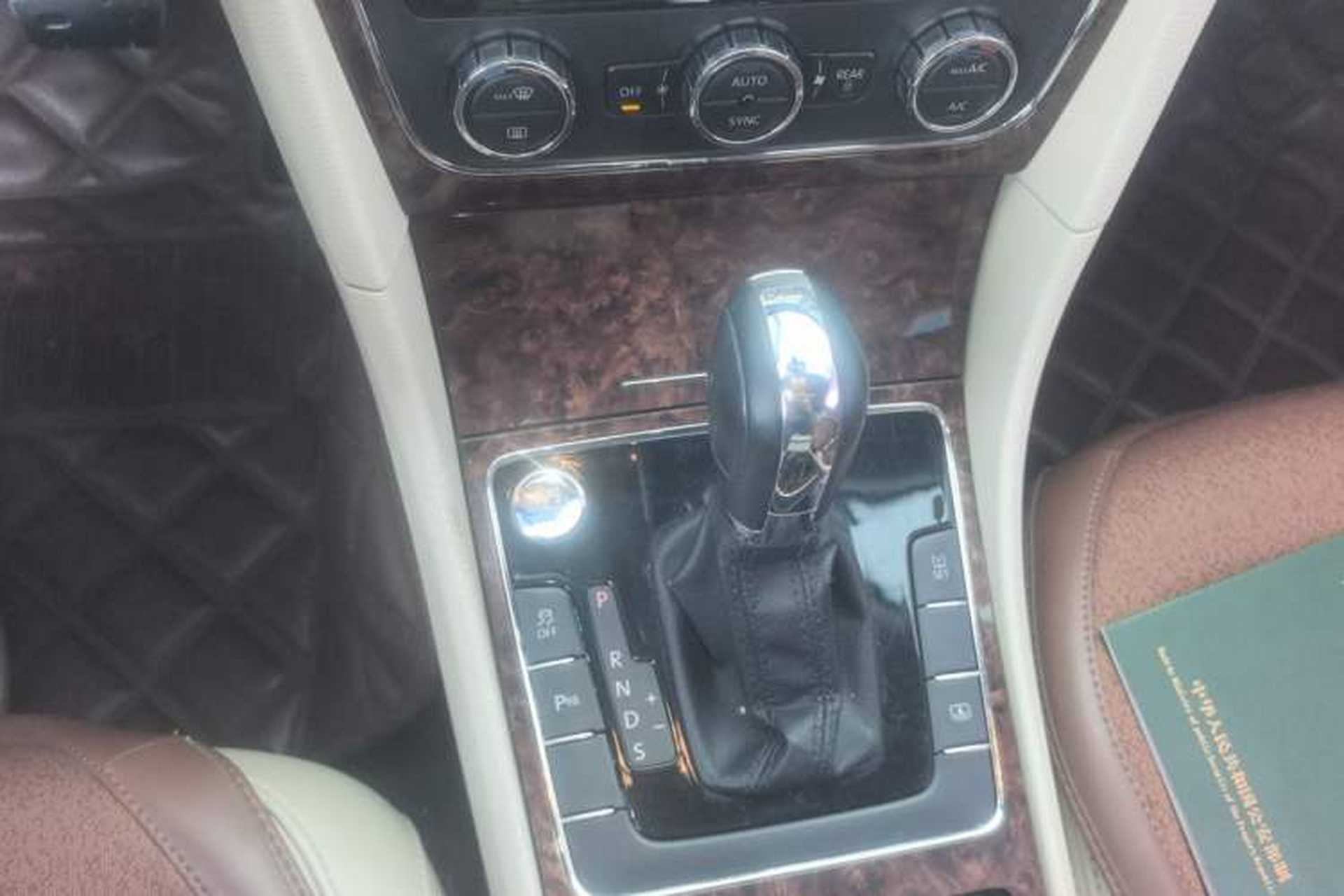 Used Volkswagen Passat 2013 2.0 TSI DSG Prestige Edition Gear Lever