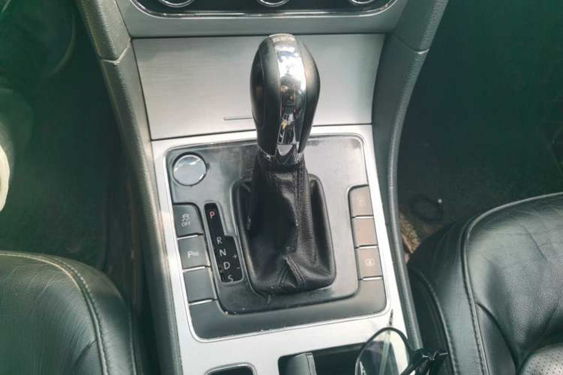 Used Volkswagen Passat 2013 1.8TSI DSG Prestige Edition Gear Lever