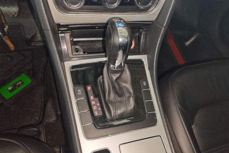 Used Volkswagen Passat 2013 1.8TSI DSG Government Procurement Edition Gear Lever