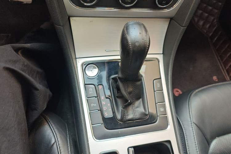 Used Volkswagen Passat 2013 1.8TSI DSG Prestige Edition Gear Lever