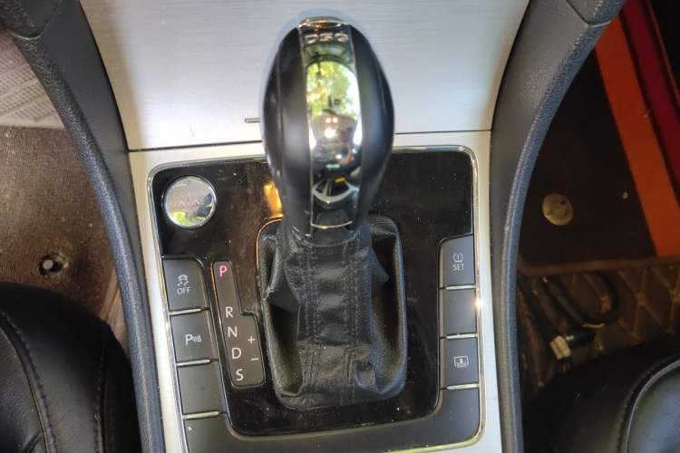 Used Volkswagen Passat 2013 1.8TSI DSG Prestige Edition Gear Lever