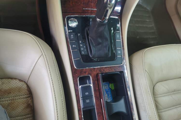 Used Volkswagen Passat 2013 1.8TSI DSG Prestige Edition Gear Lever