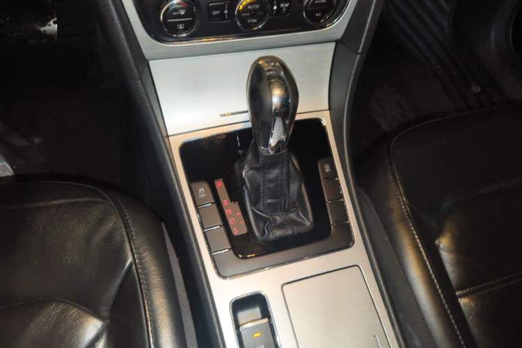 Used Volkswagen Passat 2013 1.8TSI DSG Prestige Edition Gear Lever