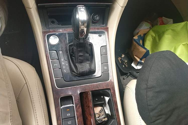 Used Volkswagen Passat 2013 1.8TSI DSG Prestige Edition Gear Lever