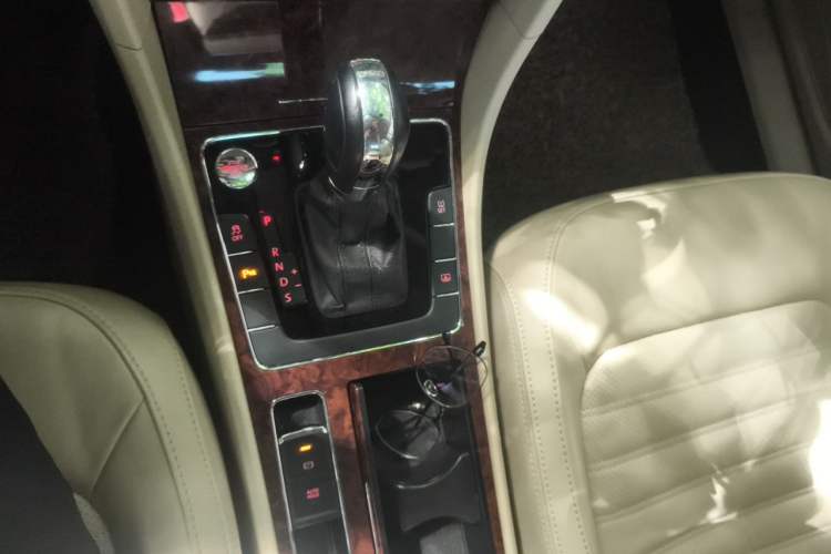 Used Volkswagen Passat 2013 1.8TSI DSG Prestige Edition Gear Lever