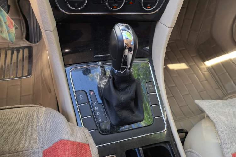 Used Volkswagen Passat 2013 1.8TSI DSG Prestige Edition Gear Lever