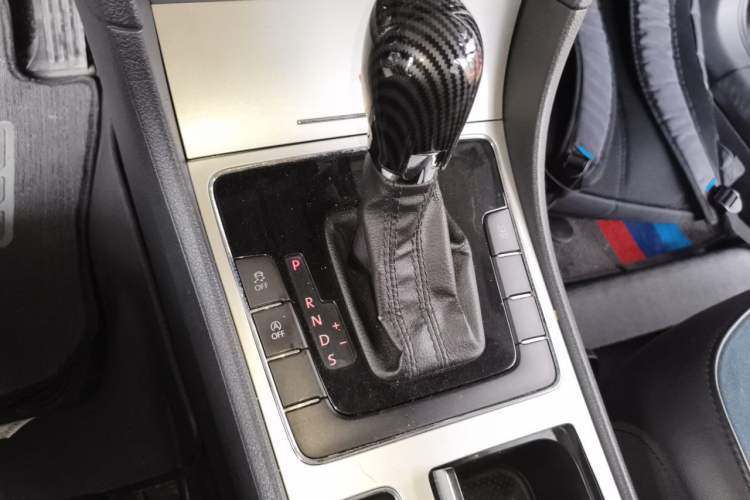 Used Volkswagen Passat 2013 1.4 TSI DSG BlueMotion Edition Gear Lever