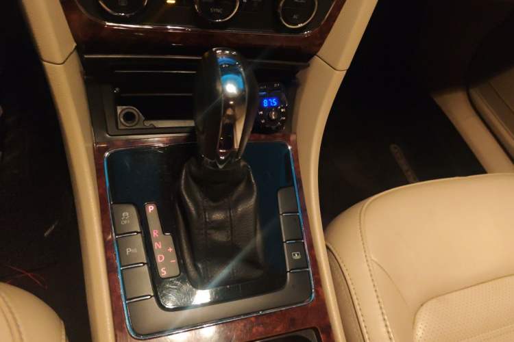 Used Volkswagen Passat 2013 1.8TSI DSG Prestige Edition Gear Lever