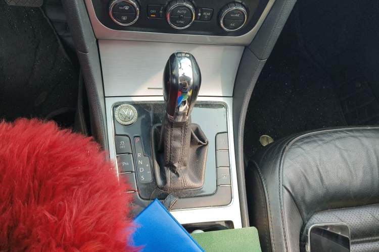 Used Volkswagen Passat 2013 1.8TSI DSG Prestige Edition Gear Lever