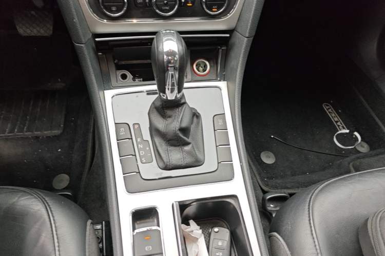 Used Volkswagen Passat 2013 1.8TSI DSG Prestige Edition Gear Lever