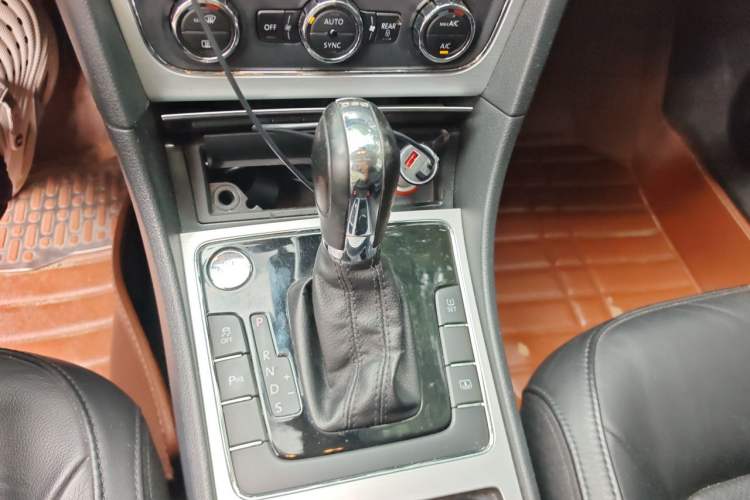 Used Volkswagen Passat 2013 2.0 TSI DSG Prestige Edition Gear Lever