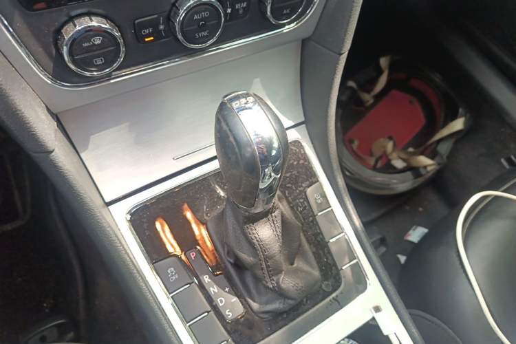 Used Volkswagen Passat 2013 1.8TSI DSG Prestige Edition Gear Lever