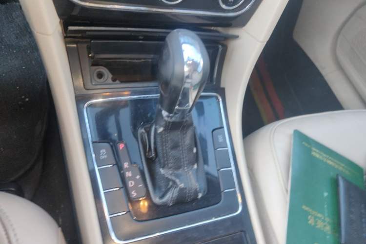 Used Volkswagen Passat 2013 1.8TSI DSG Prestige Edition Gear Lever