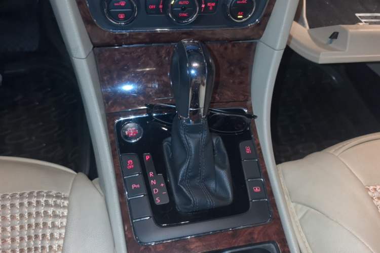 Used Volkswagen Passat 2013 1.8TSI DSG Prestige Edition Gear Lever