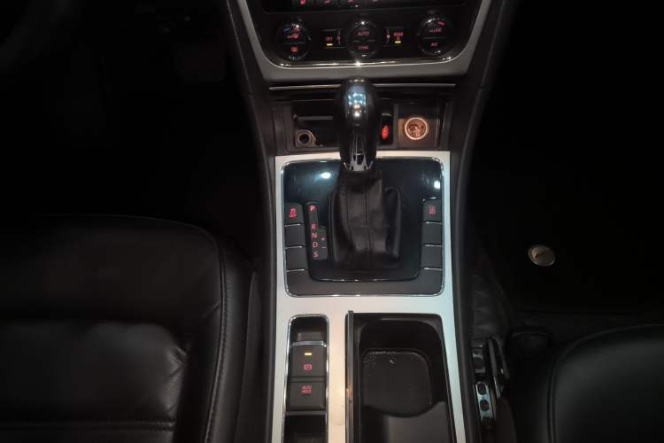 Used Volkswagen Passat 2013 1.8TSI DSG Prestige Edition Gear Lever
