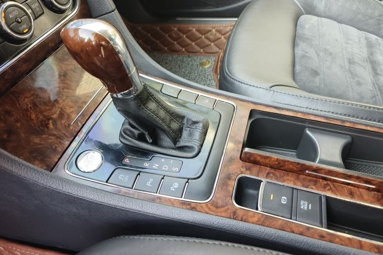 Used Volkswagen Passat 2013 2.0 TSI DSG Ultimate Edition Gear Lever