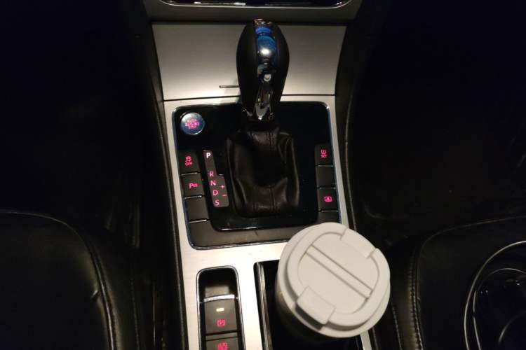 Used Volkswagen Passat 2013 1.8TSI DSG Prestige Edition Gear Lever