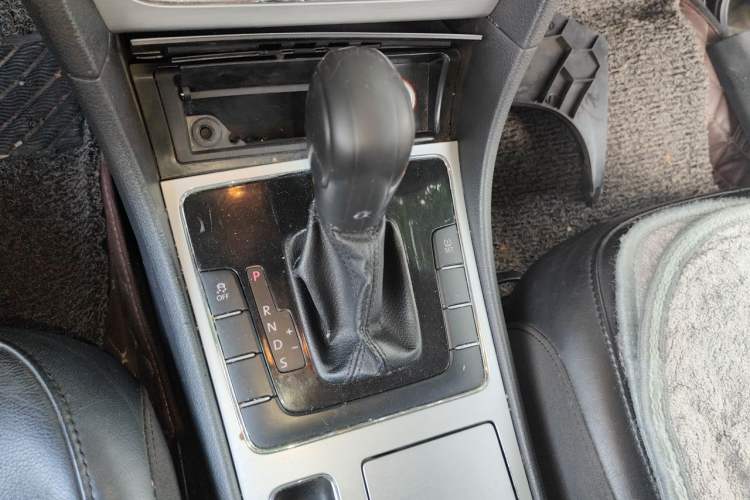 Used Volkswagen Passat 2013 1.8TSI DSG Prestige Edition Gear Lever