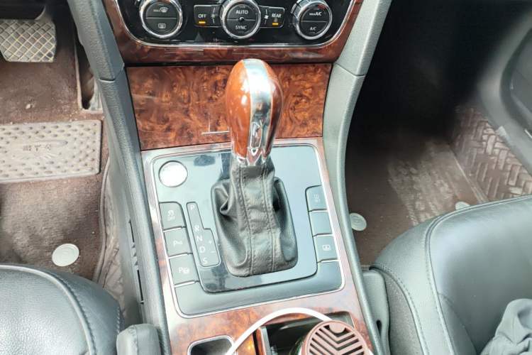 Used Volkswagen Passat 2013 2.0 TSI DSG Ultimate Edition Gear Lever
