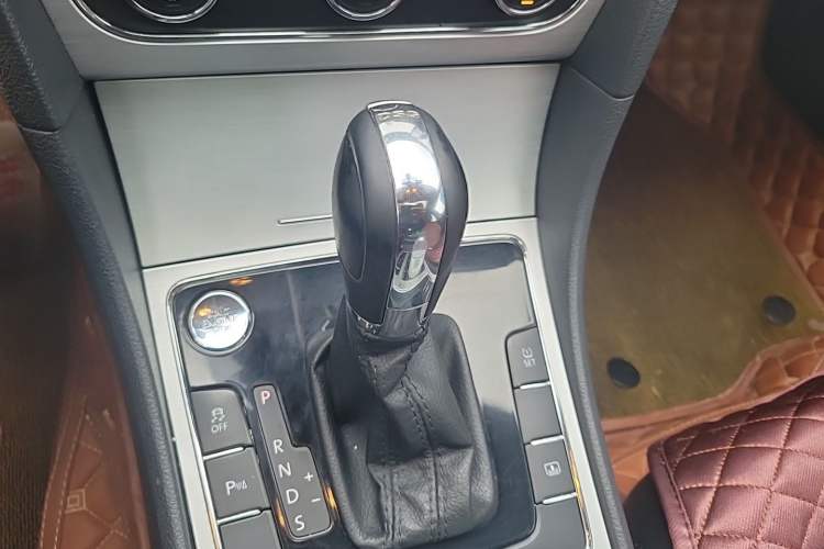 Used Volkswagen Passat 2013 1.8TSI DSG Prestige Edition Gear Lever