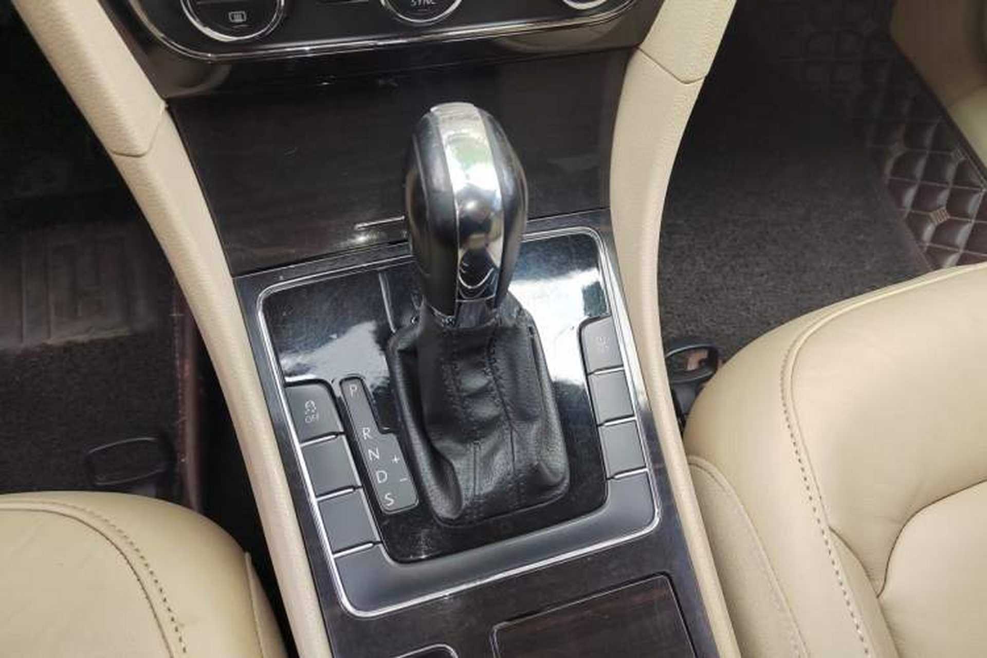 Used Volkswagen Passat 2013 1.8TSI DSG Government Procurement Edition Gear Lever