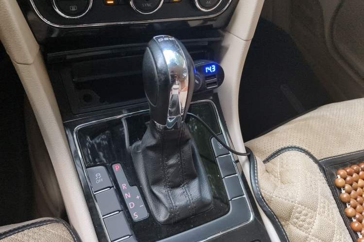 Used Volkswagen Passat 2013 1.8TSI DSG Government Procurement Edition Gear Lever