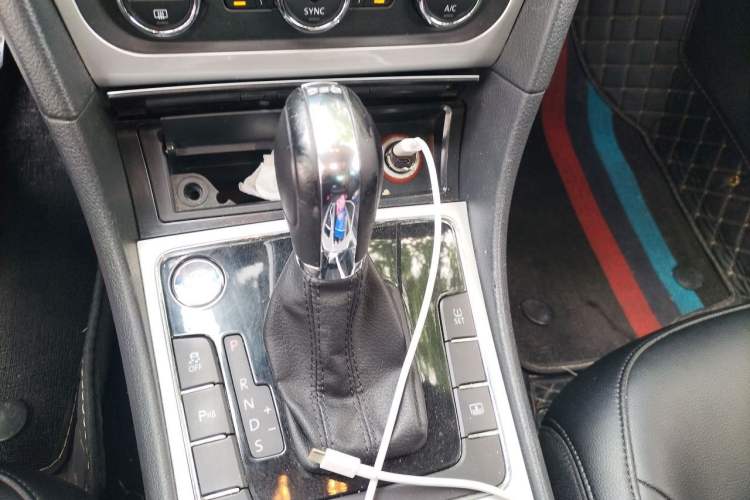 Used Volkswagen Passat 2013 1.8TSI DSG Prestige Edition Gear Lever