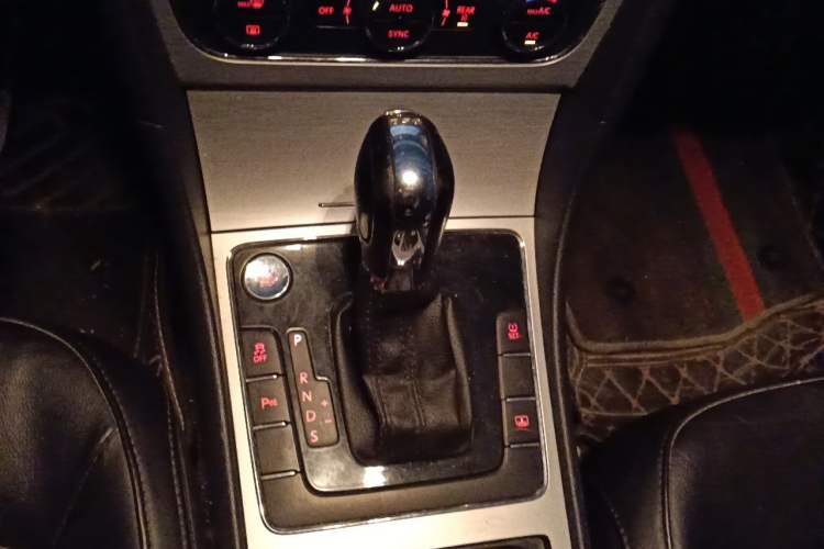 Used Volkswagen Passat 2013 1.8TSI DSG Prestige Edition Gear Lever