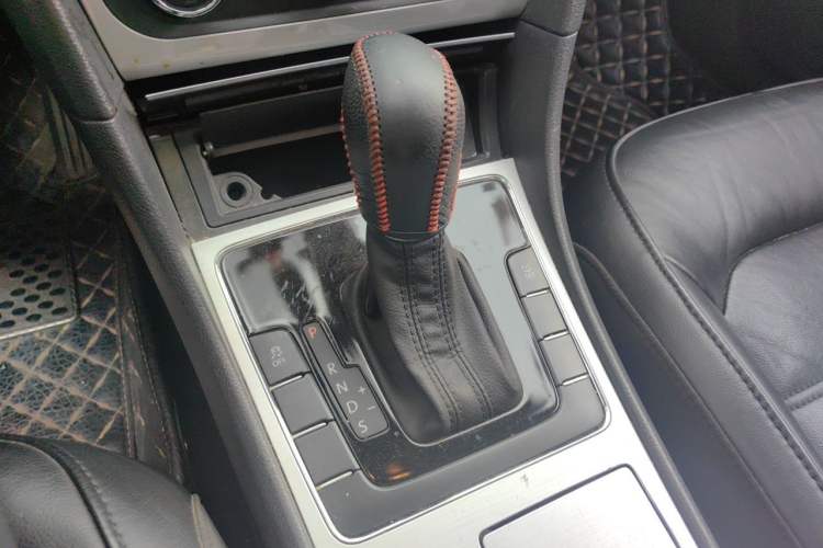 Used Volkswagen Passat 2013 1.8TSI DSG Prestige Edition Gear Lever