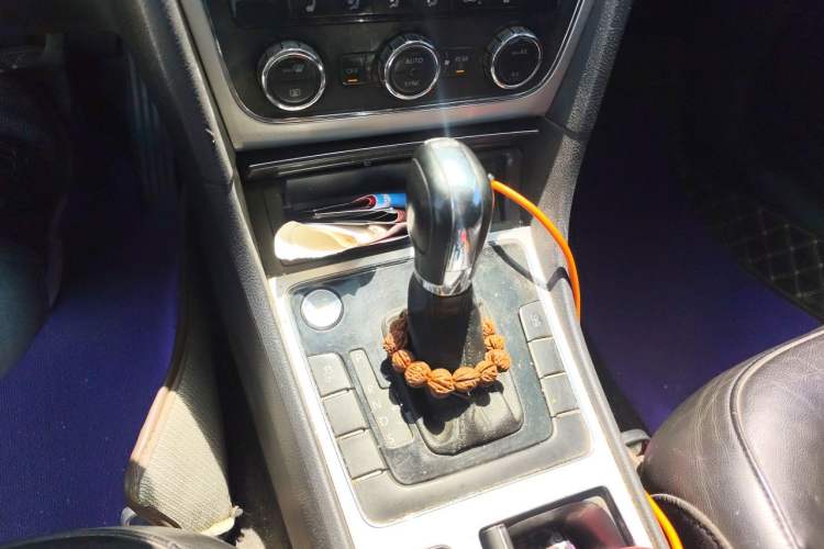 Used Volkswagen Passat 2013 1.8TSI DSG Prestige Edition Gear Lever