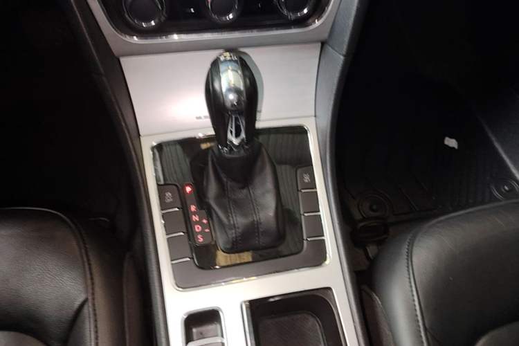 Used Volkswagen Passat 2013 1.8TSI DSG Government Procurement Edition Gear Lever