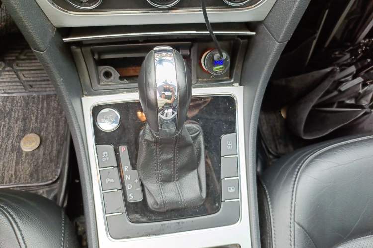 Used Volkswagen Passat 2013 2.0 TSI DSG Prestige Edition Gear Lever