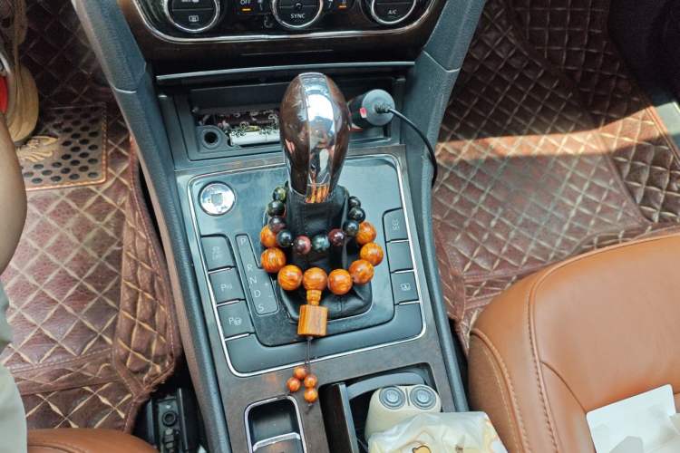Used Volkswagen Passat 2013 3.0L V6 DSG Flagship Deluxe Edition Gear Lever
