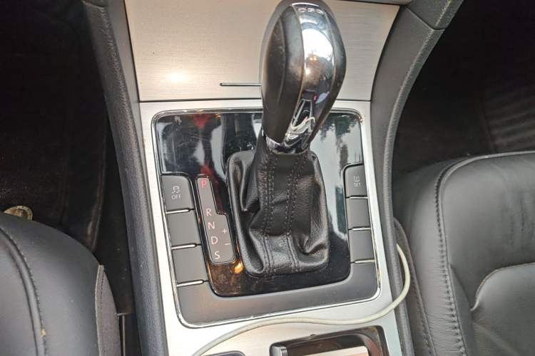 Used Volkswagen Passat 2013 1.8TSI DSG Prestige Edition Gear Lever