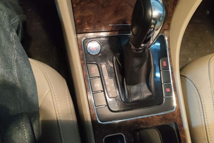 Used Volkswagen Passat 2013 1.8TSI DSG Prestige Edition Gear Lever